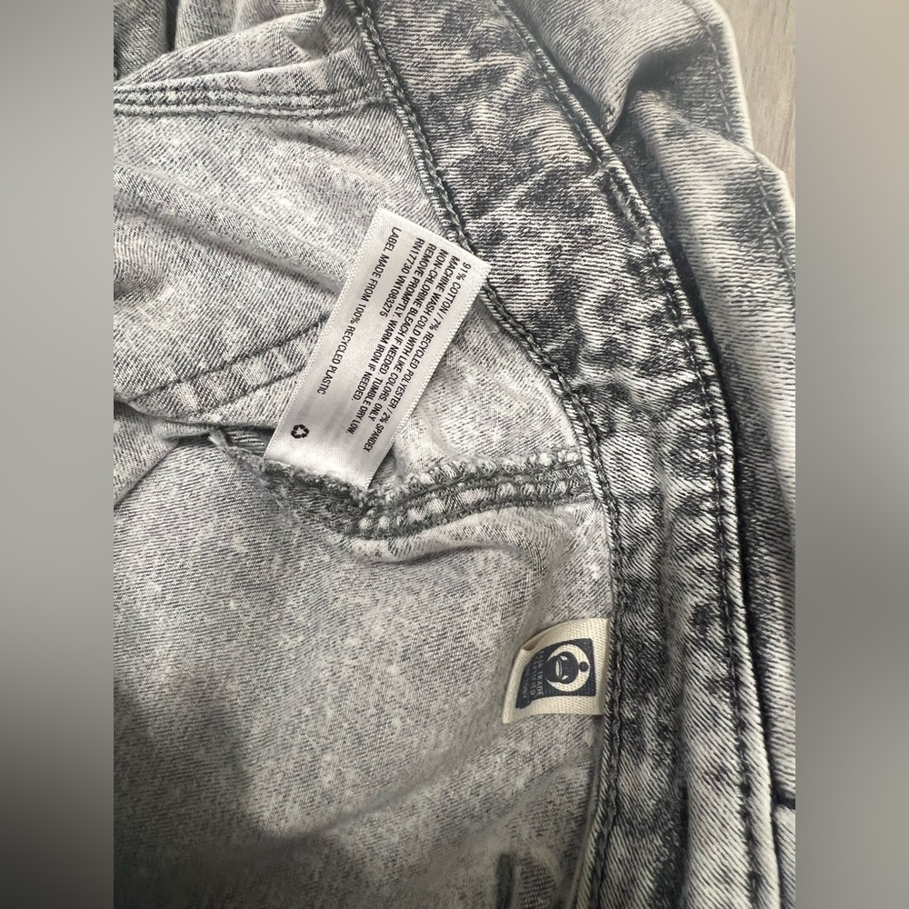 Universal Thread Jean Shorts - Picture 9 of 12